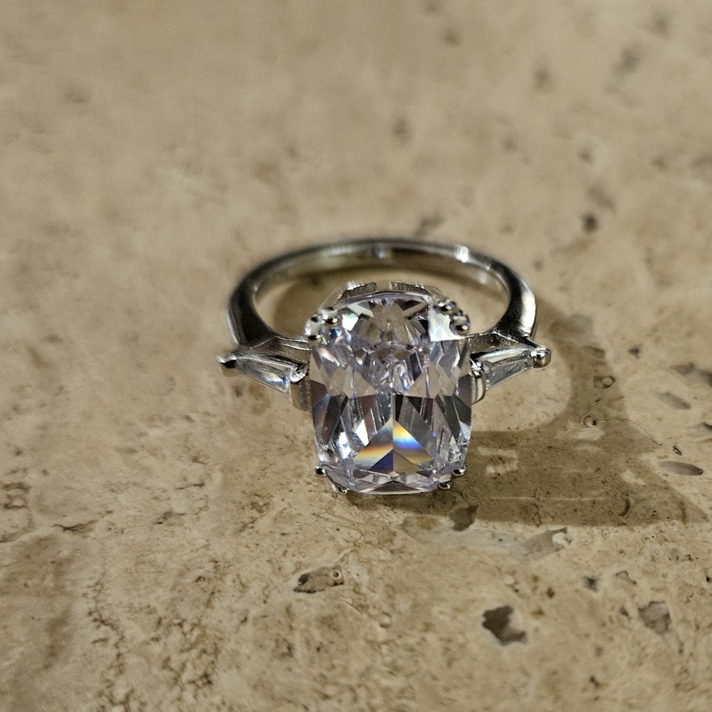 Elegant Silver Women's Ring